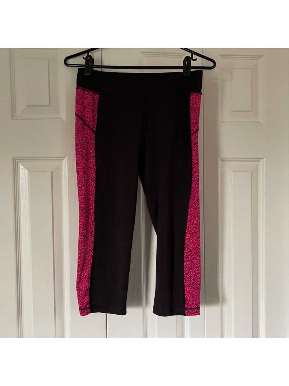 Live Love Dream workout capris size M🥰🥰
